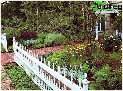 Cómo hacer un jardÃn fuera de la valla con sus manos una ...