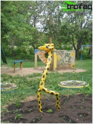 giraff i trädgården