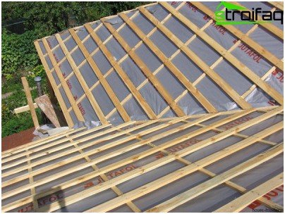 Cosa devi sapere sull'installazione di un tetto in aggraffature