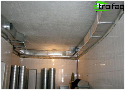 Korrekt ventilation af kælderen, der bruges til at udstyre gymnastiksalen, billardrummet
