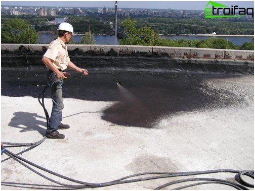 Een plat dak waterdicht maken met vloeibaar rubber
