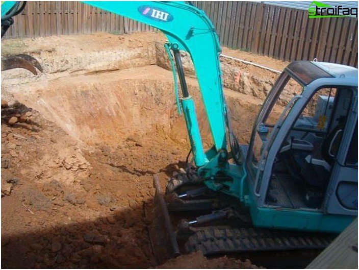 Изкопаване на яма за басейн