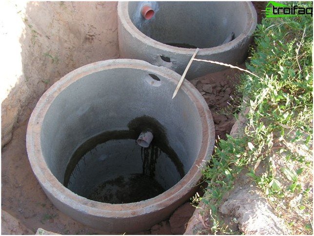خزان الصرف الصحي مصنوع من حلقات خرسانية