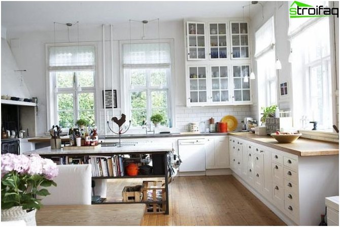 Gardiner i køkkenet i stil med minimalisme
