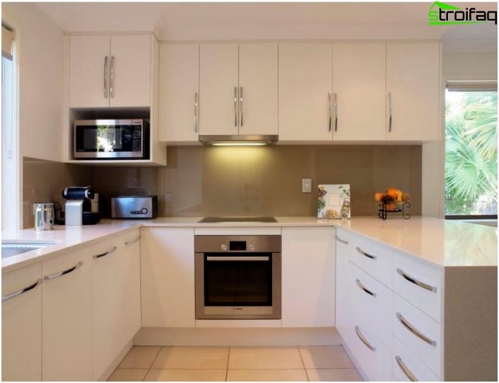 White kitchen design