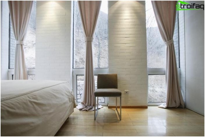 A hálószobához tartozó függönyöknek kényelmes fotót kell tartalmazniuk. 3