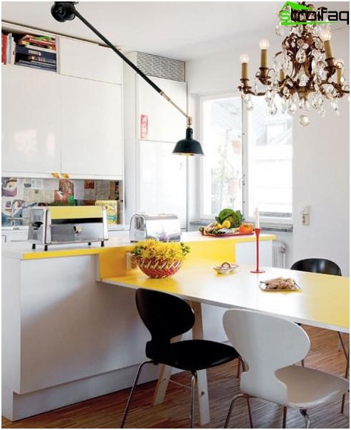 Dining table in the kitchen: photo 5