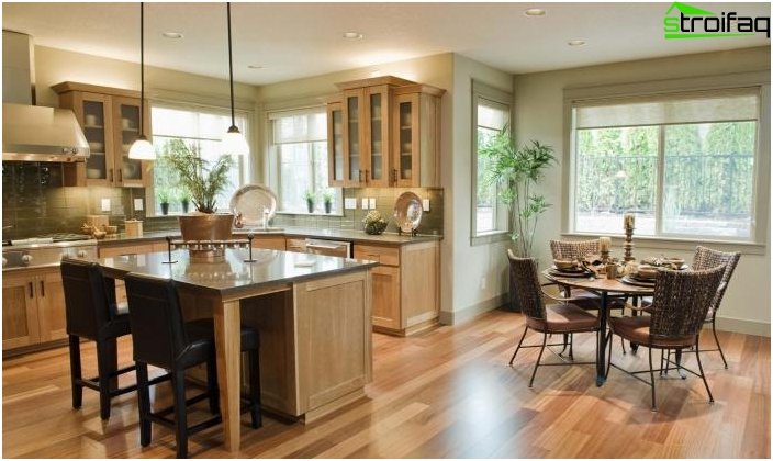 Dining table in the kitchen: photo 6