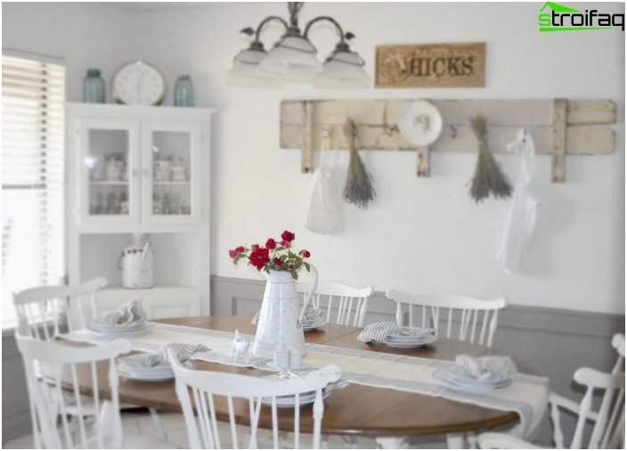 Dining table in the kitchen 3