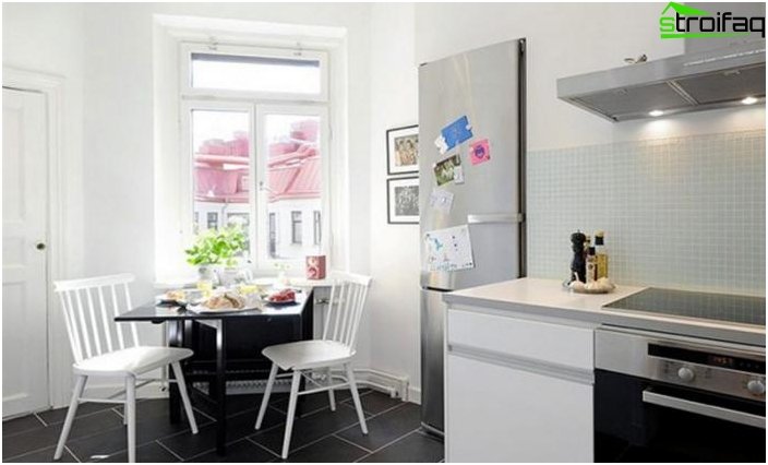 Dining table in the kitchen 4