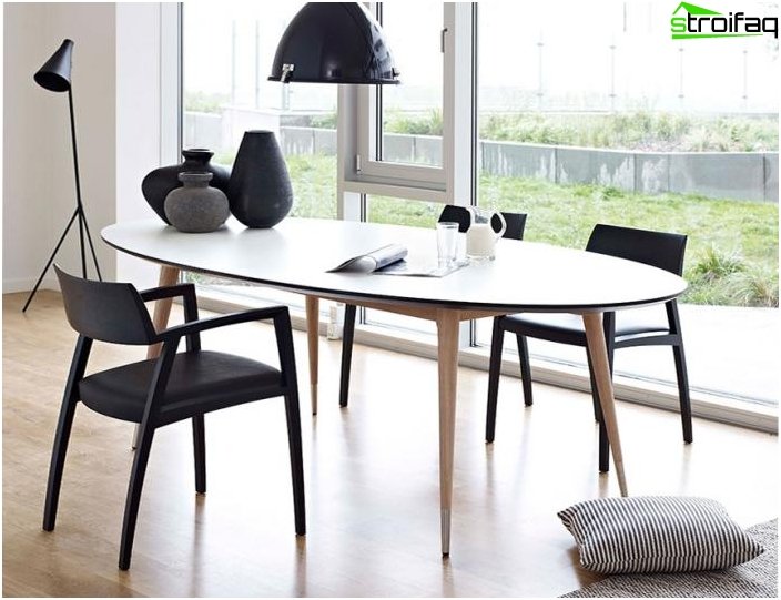 Oval-shaped dining table - 5