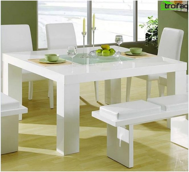 Čtvercový tvar jídelního stolu - 1