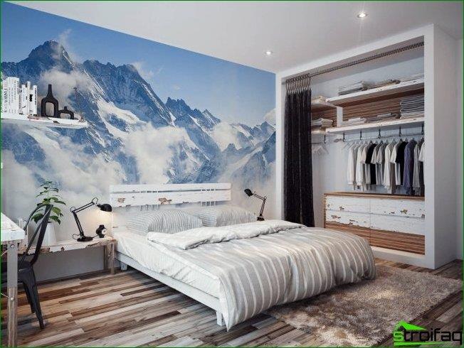 Luxurious wall murals at the head of the bed for nature lovers