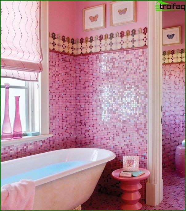 Dlaždice různých barev v interiéru koupelny - 7