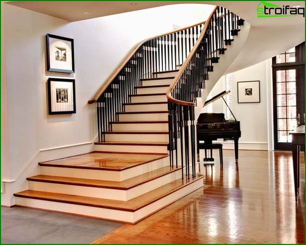 Klasické schodiště fotka