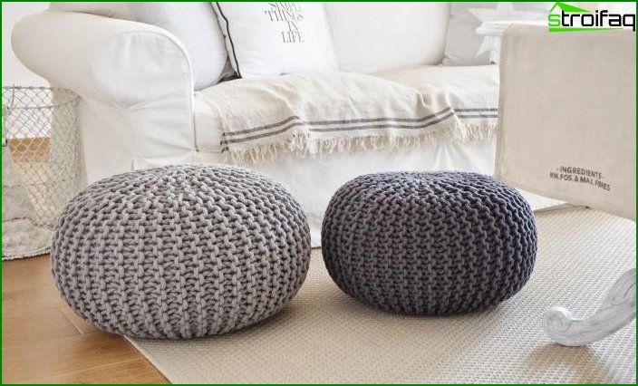 Knitted pouffes in the interior 4