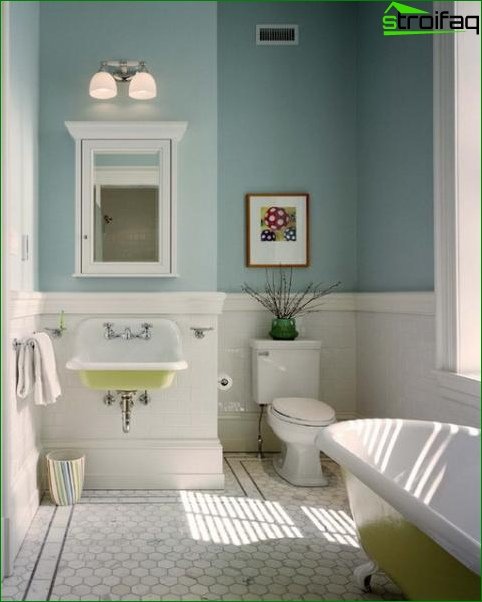 Photo of a small bathroom