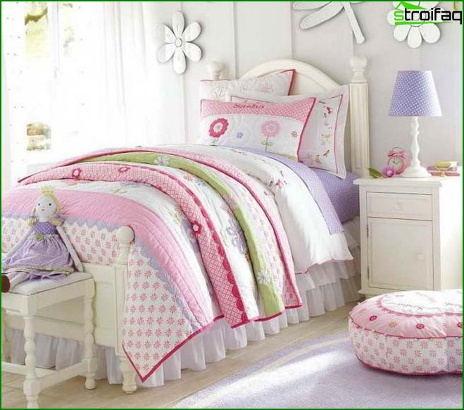 Bedroom in pink and purple - photo