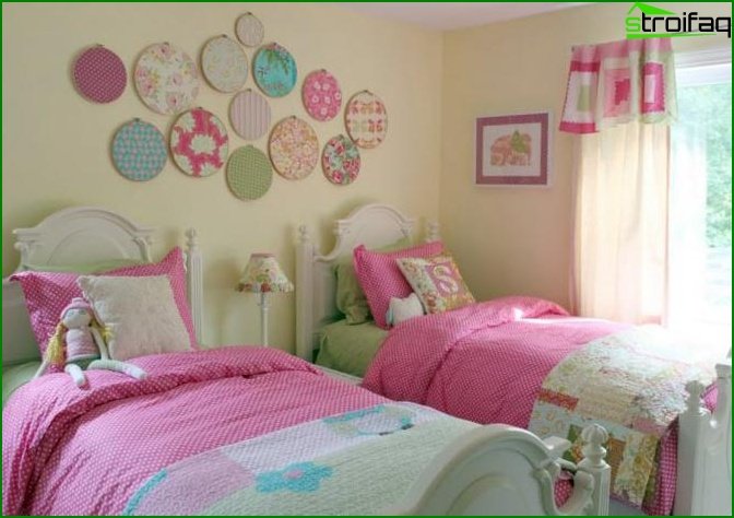 Bedroom in pink and purple shades - photo 2