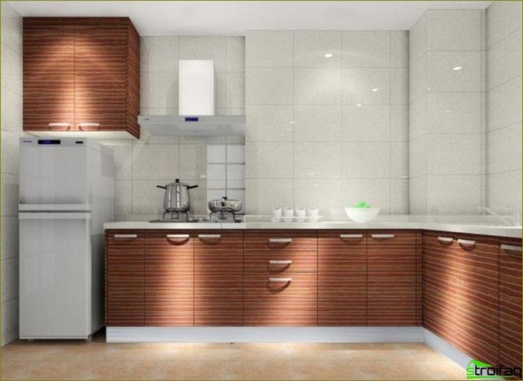 Дизайн на кухня - снимка с хладилник